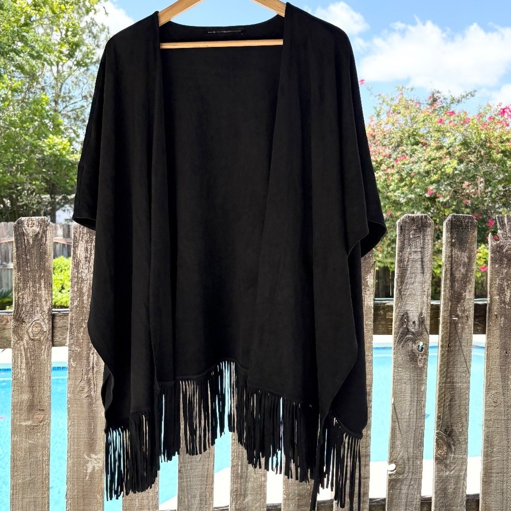 White House Black Market Black Poncho Shawl Wrap Cardigan O/S Fringe - Picture 2 of 12